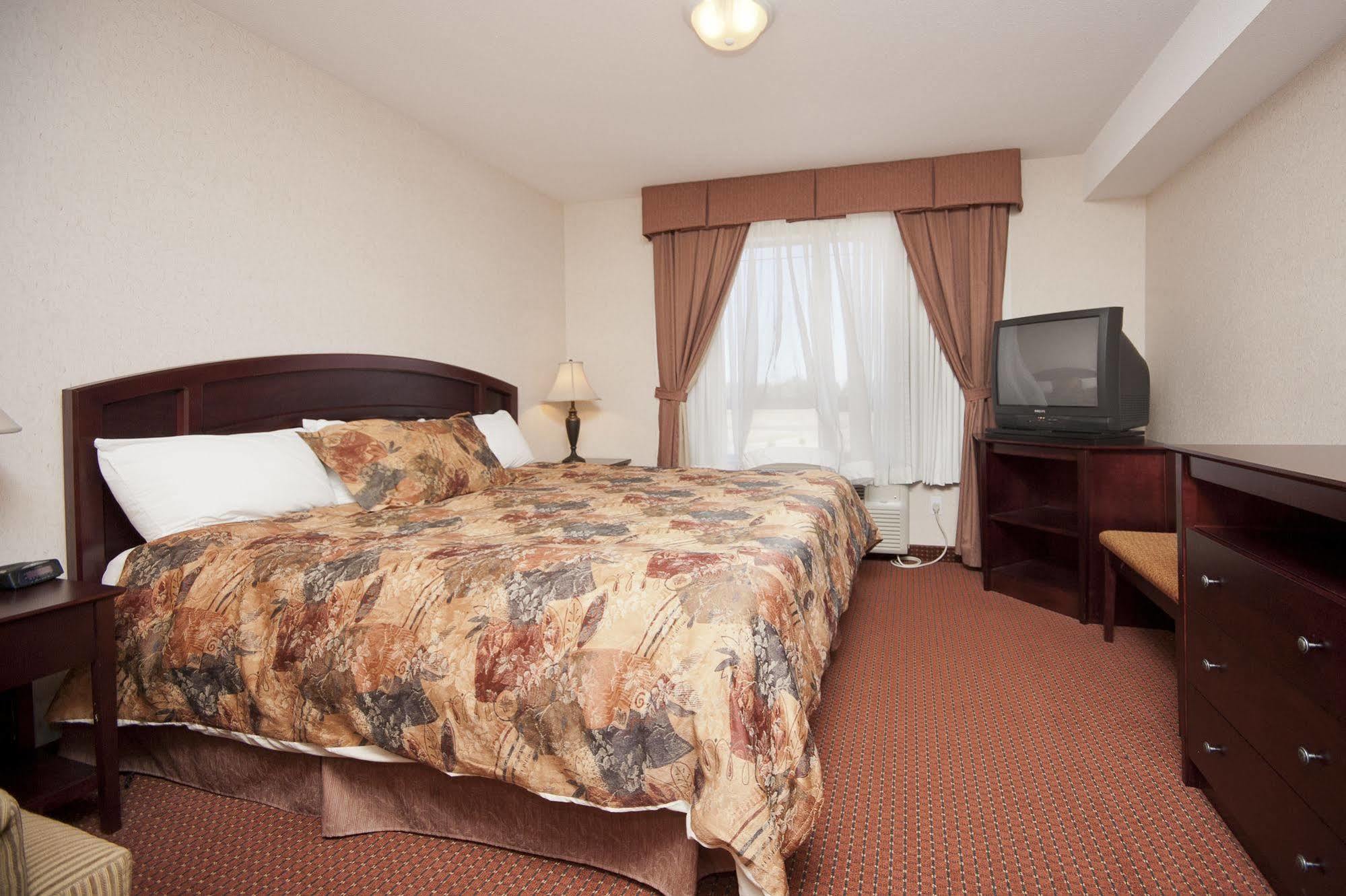 Peavine Inn & Suites High Prairie Ngoại thất bức ảnh